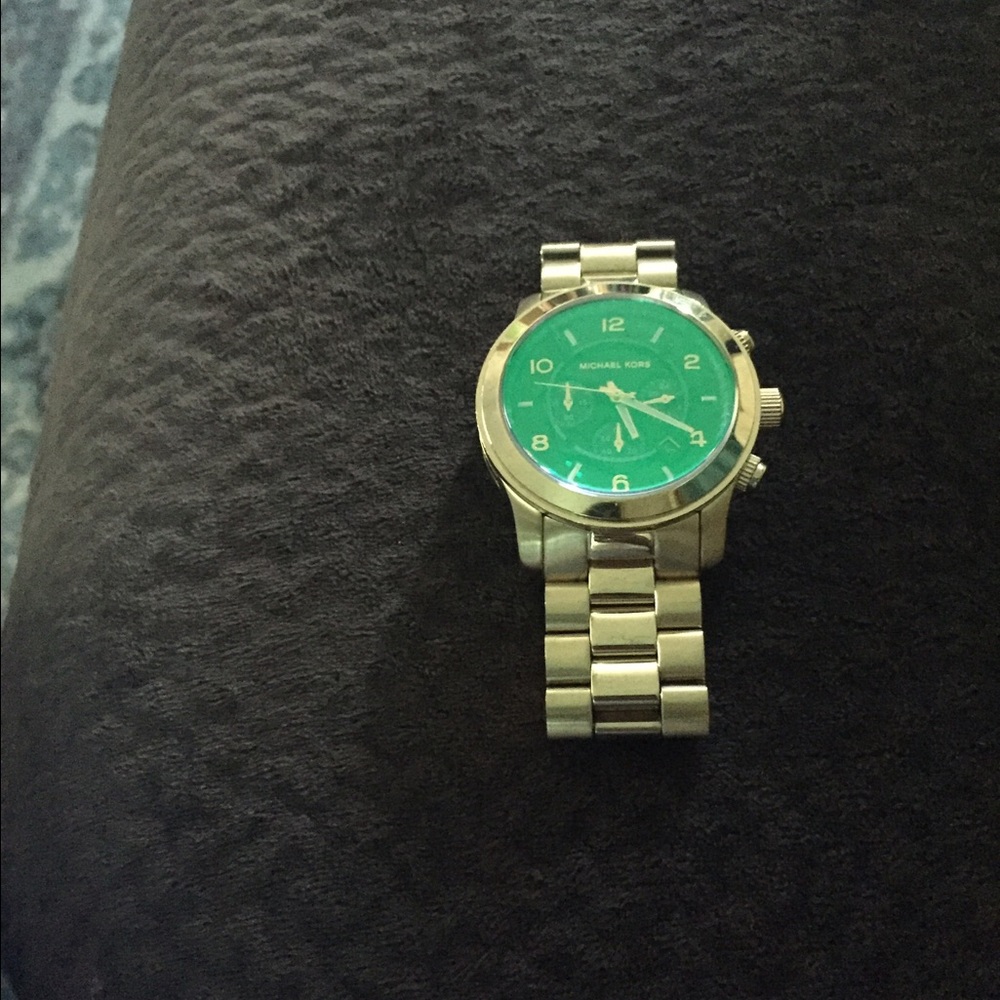 COPY - Watch - Picture 3 of 8